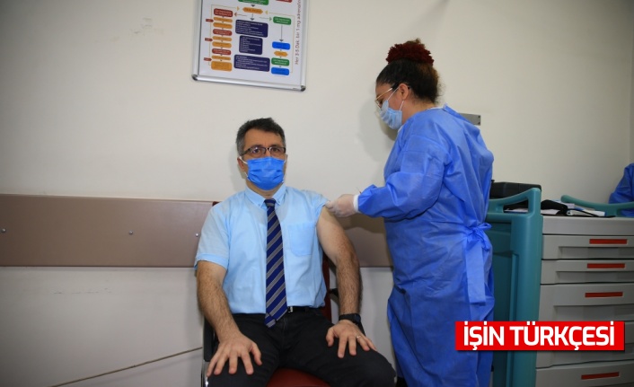 CoronoVac aşısı Sakarya'da sağlık çalışanlarına uygulanmaya başlandı