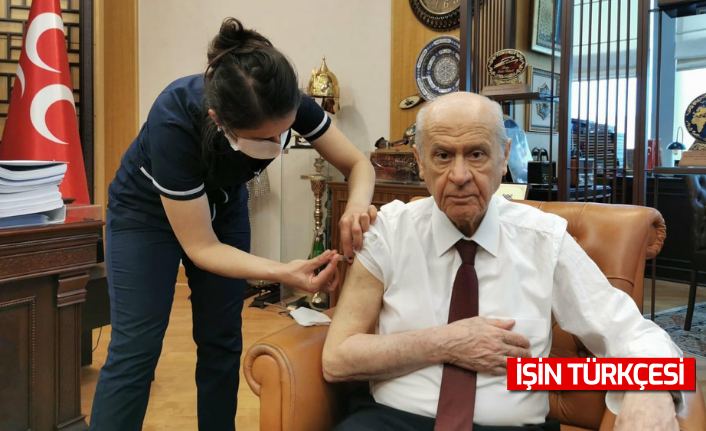 Milliyetçi Hareket Partisi Genel Başkanı Devlet Bahçeli koronavirüs aşısı oldu