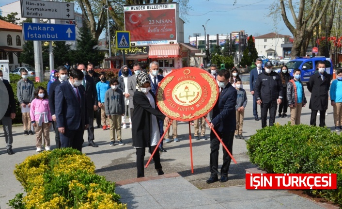 Hendek'te 23 Nisan Tören'le Kutlandı