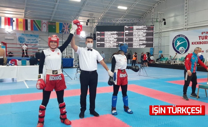 Kick Boks’ta Büyükşehirli sporcular kürsüde