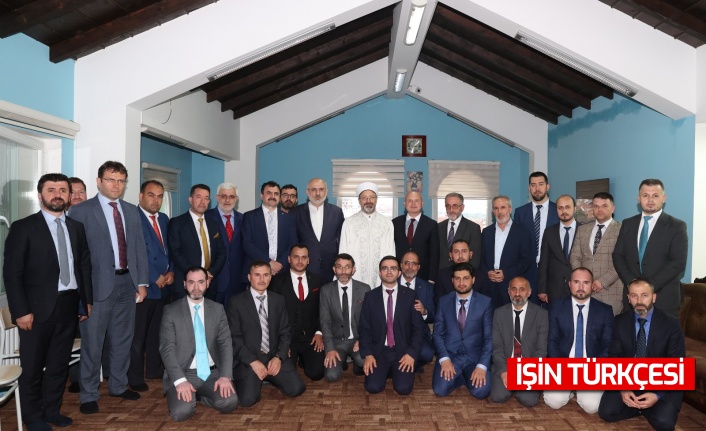 Diyanet İşleri Başkanı Erbaş, Prizren’de Kur’an kursunu ziyaret etti