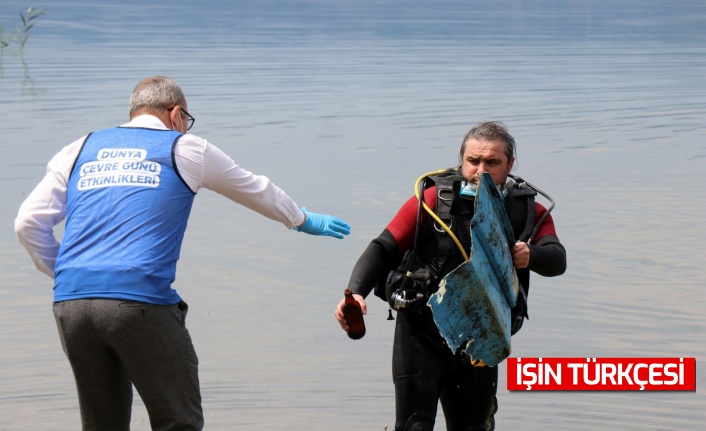 Sapanca Gölü’nde dalgıçlar eşliğinde temizlik