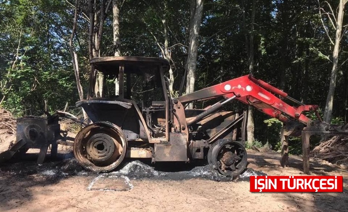 Kepçenin önce lastiklerini kestiler sonra ateşe verdiler