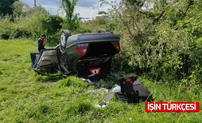 Ferizli'de araç kontrolden çıktı: 3 yaralı