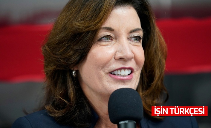 New York’un ilk kadın valisi Kathy Hochul göreve başladı