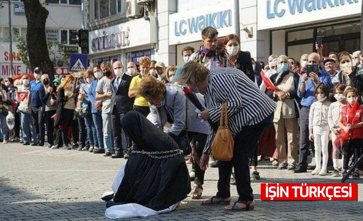 CHP'li Edremit Belediyesi'nin töreninde Türk kadını çarşaf giydirilip zincire vuruldu ÇYDD açıklama yaptı