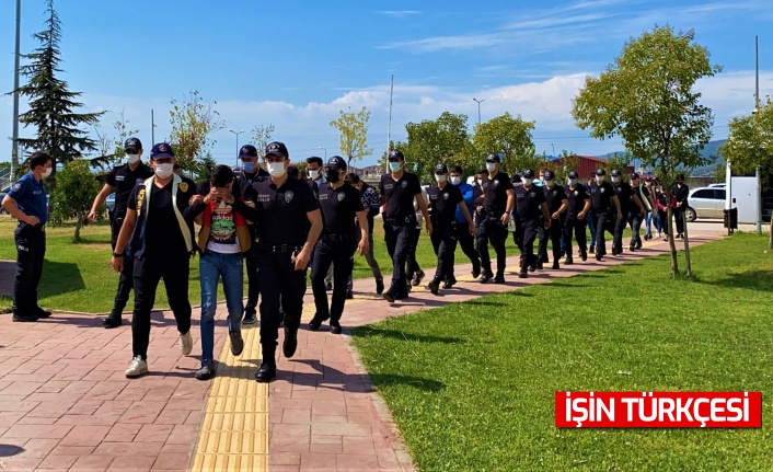 Kocaeli ve Sakarya’da yaklaşık 700 bin lira vurgun yapan çete tutuklandı