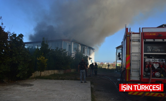 Karasu'da eğlence mekanı, çıkan yangında kullanılamaz hale geldi