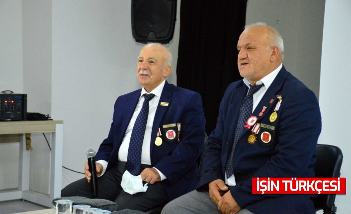 Karasu'da öğrenciler, Kıbrıs Barış Harekatı’nı gazilerden dinledi