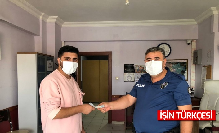 Sakarya'da cüzdanı çalınan gencin parası teslim edildi