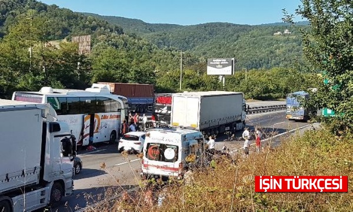 Sapanca'da 7 araç birbirine girdi: 10 yaralı