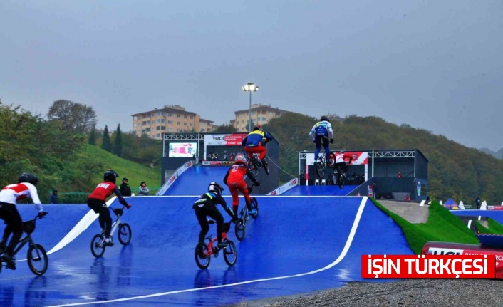 Sakarya’da düzenlenen BMX Supercross Dünya Kupası’nın 6’ncı tur yarışları sona erdi