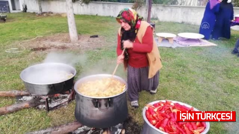 Sakarya'da "Eli Bereketli Kadınlar Kooperatifi" kuran köylü kadınların ürettiği doğal ürünler sofraları süslüyor