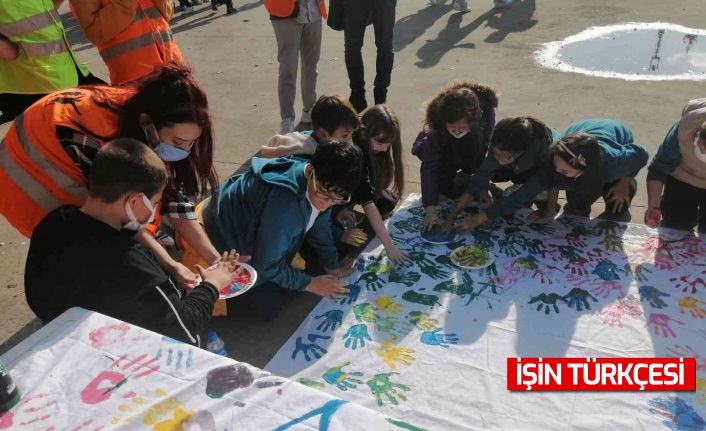 Minik eller, lösemi hastalığına dikkat çekmek için boyadılar