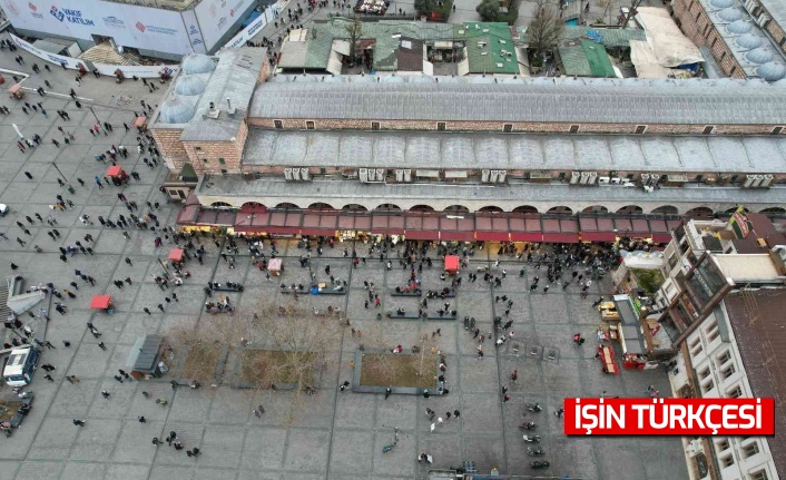 Eminönü’nde yılbaşı alışverişi yoğunluğu