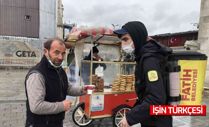 Fatih’te Uluslararası Çay Günü’nde 2 bin 500 kış çayı dağıtıldı