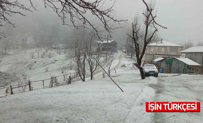 Sakarya’nın yüksek kesimlerinde kar yağışı etkili oluyor