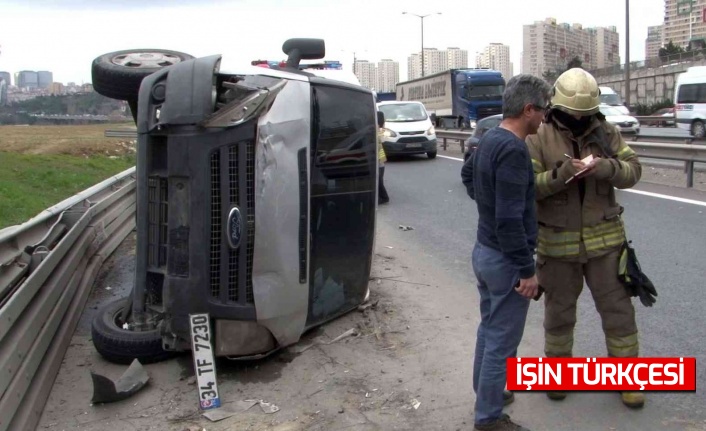 Tem Otoyolunda para yüklü zırhlı araç devrildi