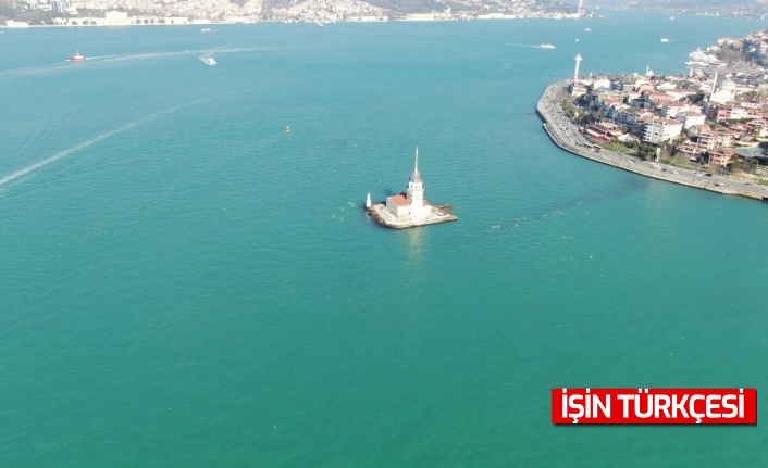 İstanbul Boğazı turkuaz renge büründü