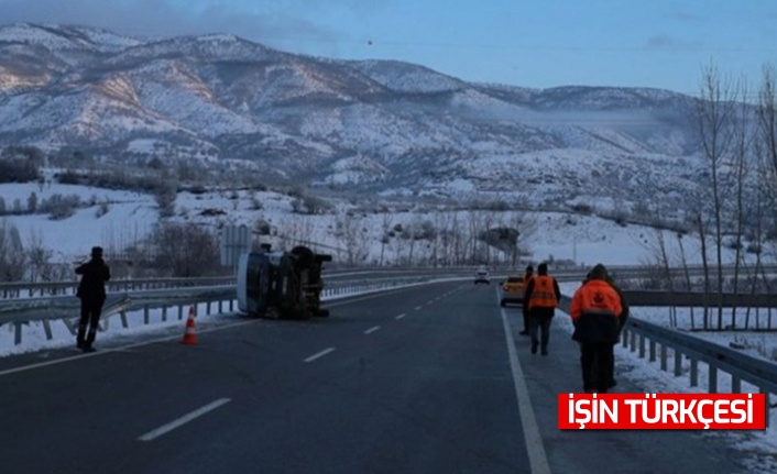 Tokat'ta servis aracı devrildi: Bir askerimiz şehit oldu, 3 asker yaralandı