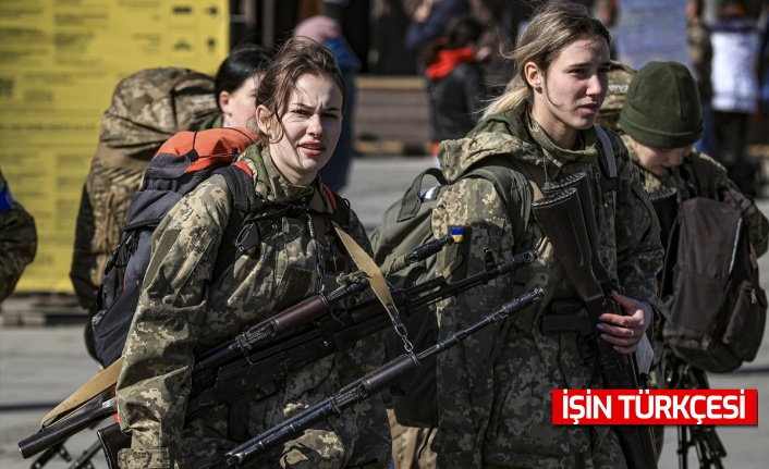 Ukraynalı kadın askerlerden Putin'e direniş