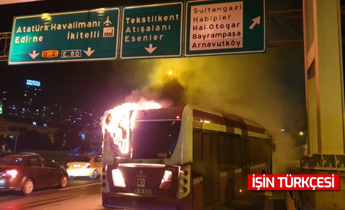 Beyoğlu'nda 40 yolculu İETT otobüsü alev topuna döndü