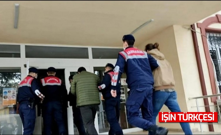 Elektrik direğinin demirlerini keserek çalan 3 kişi tutuklandı