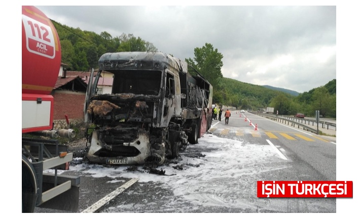 Cam yüklü tır alev alev yandı