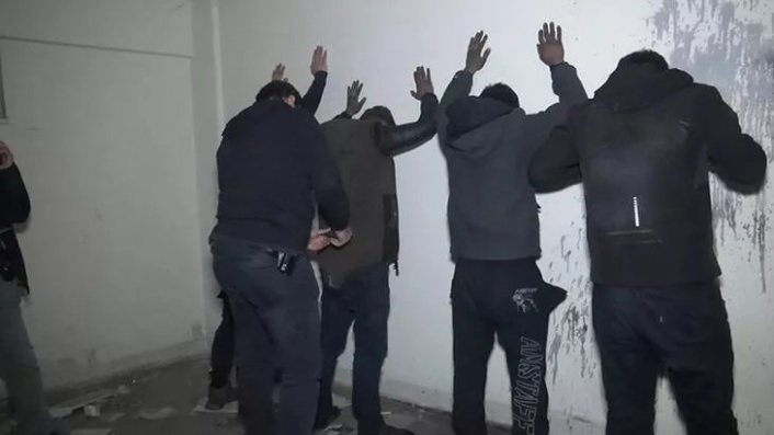 Akyazı’da uyuşturucu operasyonu! 7 kişi yakalandı