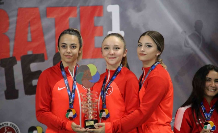 70 ülkeden sporcunun katıldığı karate şampiyonasında madalyalar sahiplerini buldu