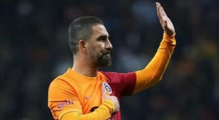 Arda Turan, futbolu bıraktığını açıkladı!