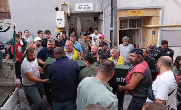 Belediye çalışanı doğal gaz borusuna asılı halde ölü bulundu