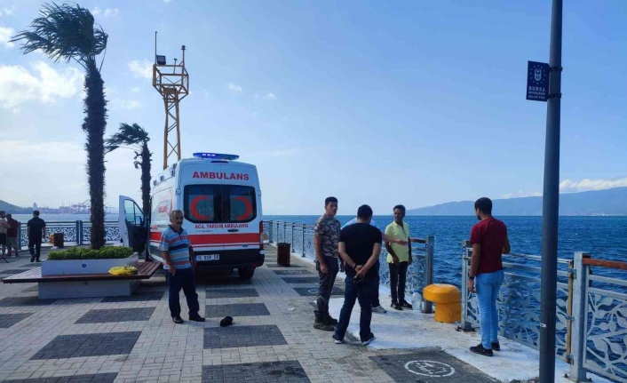 Fırtınada iskeleden denize düşen yaşlı adam hayatını kaybetti