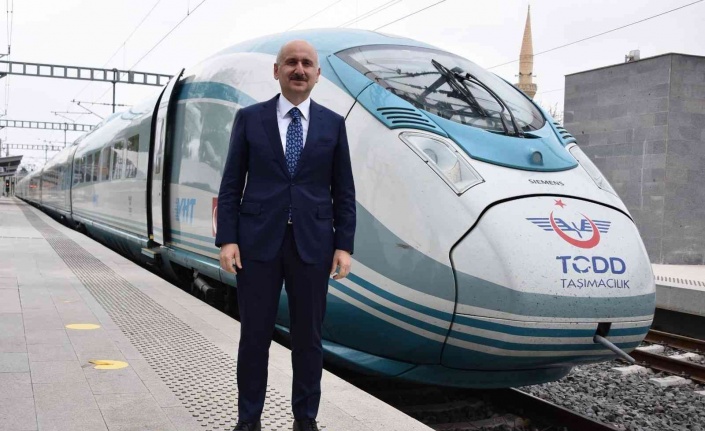 Hızlı tren günlük 31 bin 651 yolcu ile rekor kırdı