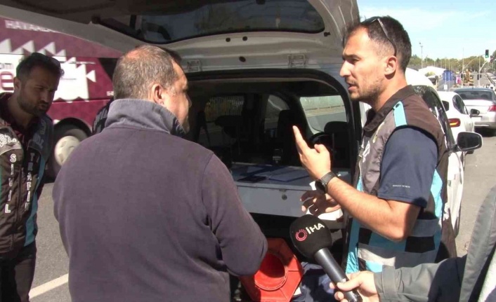 Kadıköy’de, başkasının ehliyetini kullanan taksici denetime takıldı ceza üstüne ceza yağdı, aracı trafikten men edildi