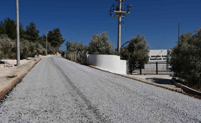 Kuşadası’nda bir haftada 29 bin 200 metrekare asfalt yol kaplandı