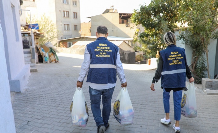 Buca’da kış öncesi sosyal yardım atağı