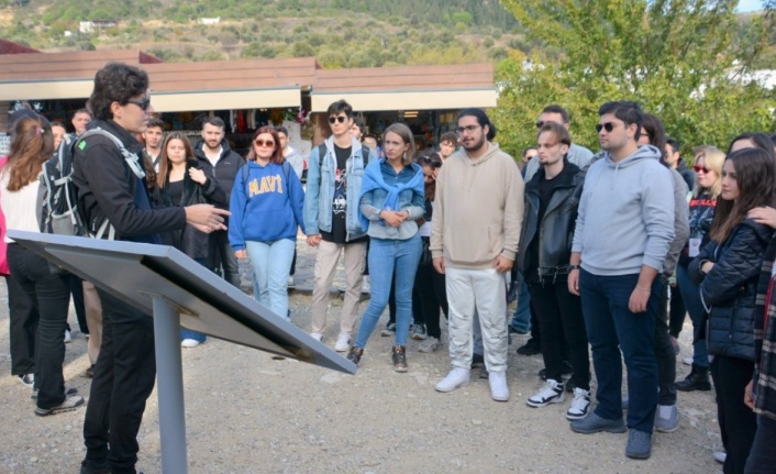 ÇOMÜ Ev Sahipliğinde Çanakkale Kültür ve Çanakkale Şehitlik gezisi düzenlendi