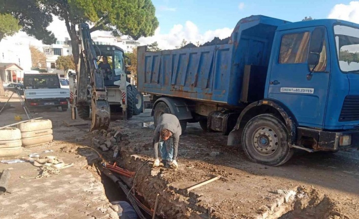 Edremit Belediyesi sorunsuz bir alt yapı için 7/24  çalışıyor