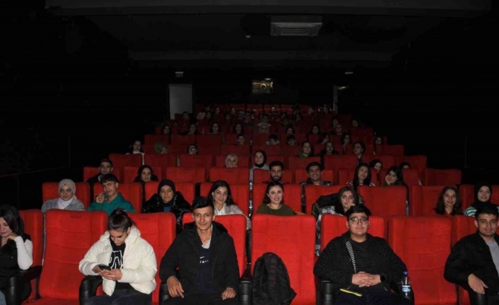 4 bin öğrenci sinema keyfi yaşadı