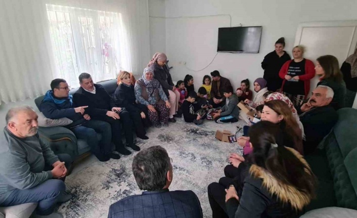 AK Parti Milletvekili Gökcan Yatağan’da depremzede vatandaşları ziyaret etti