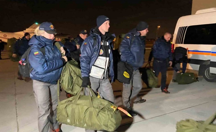 Deprem bölgesinde çalışmalarını tamamlayan Litvanya arama kurtarma ekibi ülkesine döndü