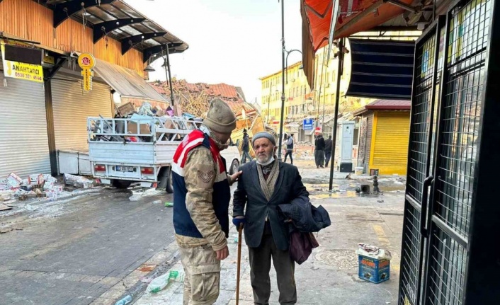 Van jandarması Malatya’da huzur ve güvenin teminatı olmaya devam ediyor