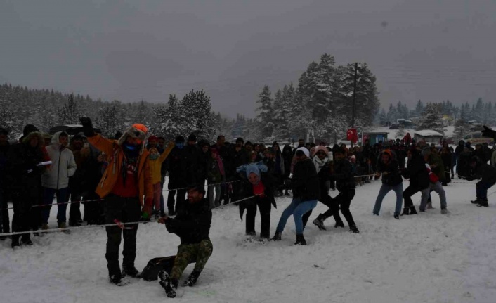 Yayla kış festivaline büyük ilgi: 10 bin kişi ziyaret etti