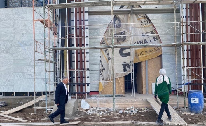 Başkan Büyükkılıç, büyükşehir ile hayırsever iş birliğinde yaptırılan cami inşaatını inceledi