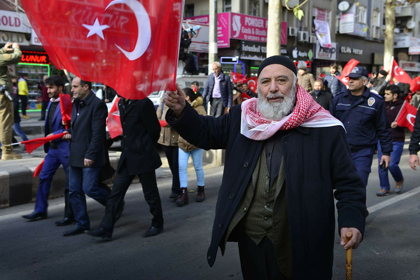 DOĞU İLLERİ TERÖRE KARŞI AYAĞA KALKTI