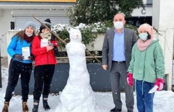 Erenler Belediye Başkanı Fevzi Kılıç çocukların kar sevincine ortak oldu