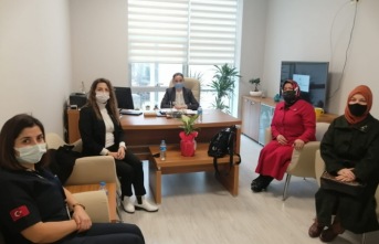 MHP Kadın Kolları'ndan Sağlıkçılara Moral Ziyaretleri