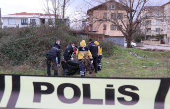 Sakarya’da boş bir arazide erkek cesedi bulundu