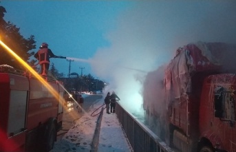 Sakarya'da pamuk yüklü kamyonda yangın çıktı!